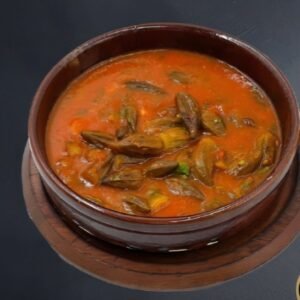 OKRA MIT HÄHNCHEN